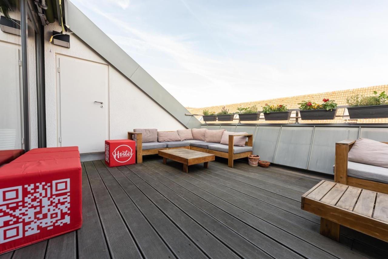 Hostel มานไฮม์ ภายนอก รูปภาพ The terrace of the V Hotel