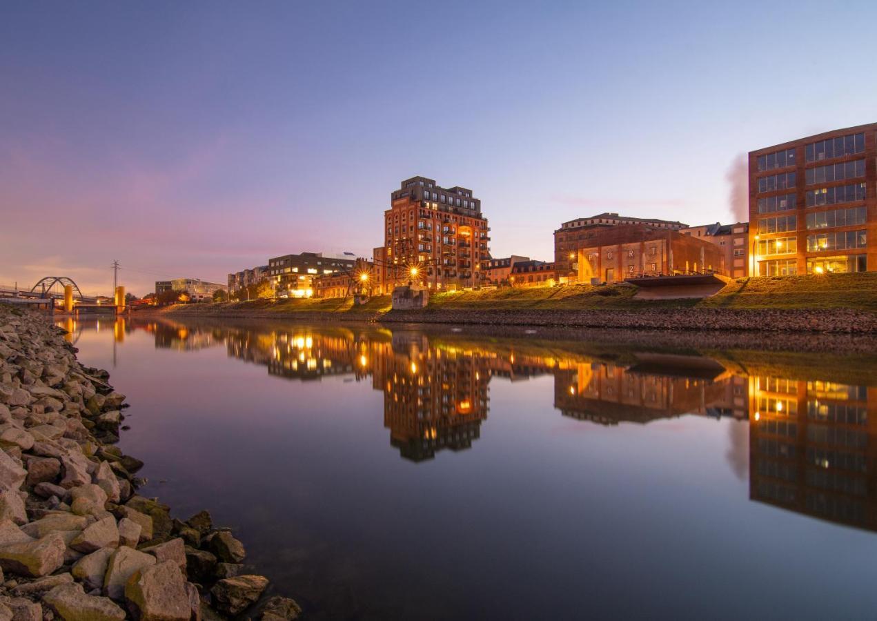 Hostel มานไฮม์ ภายนอก รูปภาพ The River Lagan at dusk